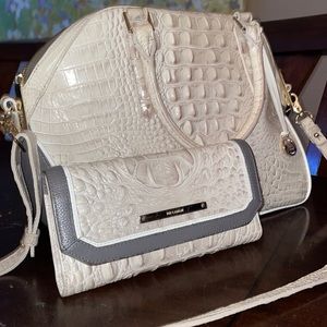 Brahmin beautiful Purse and wallet matching set EUC Taupe/ Beige